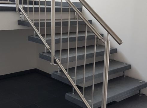 Stabgeländer für Freitragende-Treppenhaus
